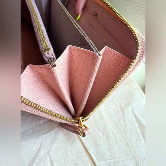 FENDI Soft Pink Long Continental Saffiano Leather Zip Card Coin Wallet - Picture 13 of 16